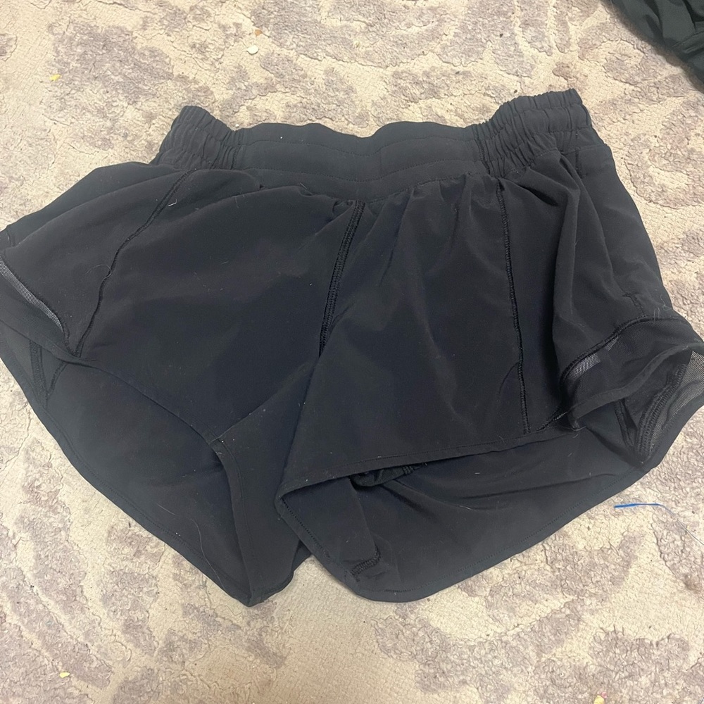 lululemon hotty hot short 2.5 inch